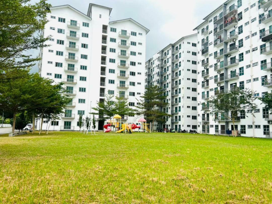 Homestay Pangsapuri Samudera Seri Manjung Lumut Eksteriør bilde
